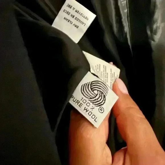 Christian Dior authentic black 1990s velvet lapel vest. Fall season sta… - Picture 8 of 8